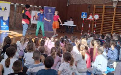 Đak veseljak i prometni znak