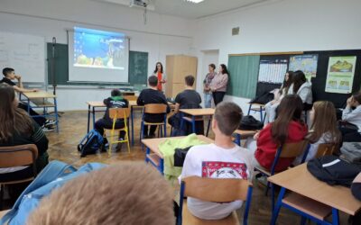 Srednja škola Plitvička jezera