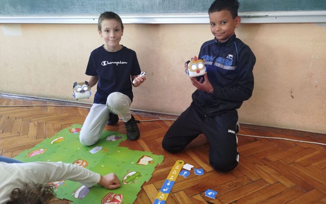 Kreativno učenje uz mTiny robota
